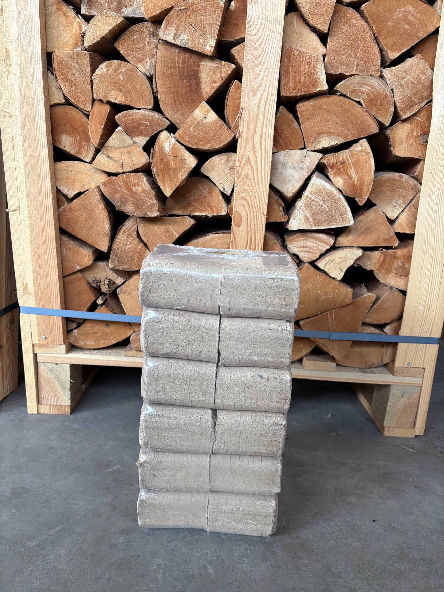RUF OAK Heat Log Briquettes